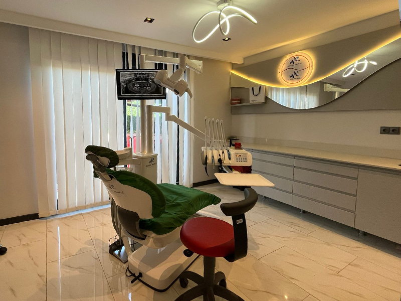 Antalya clinic treatment room